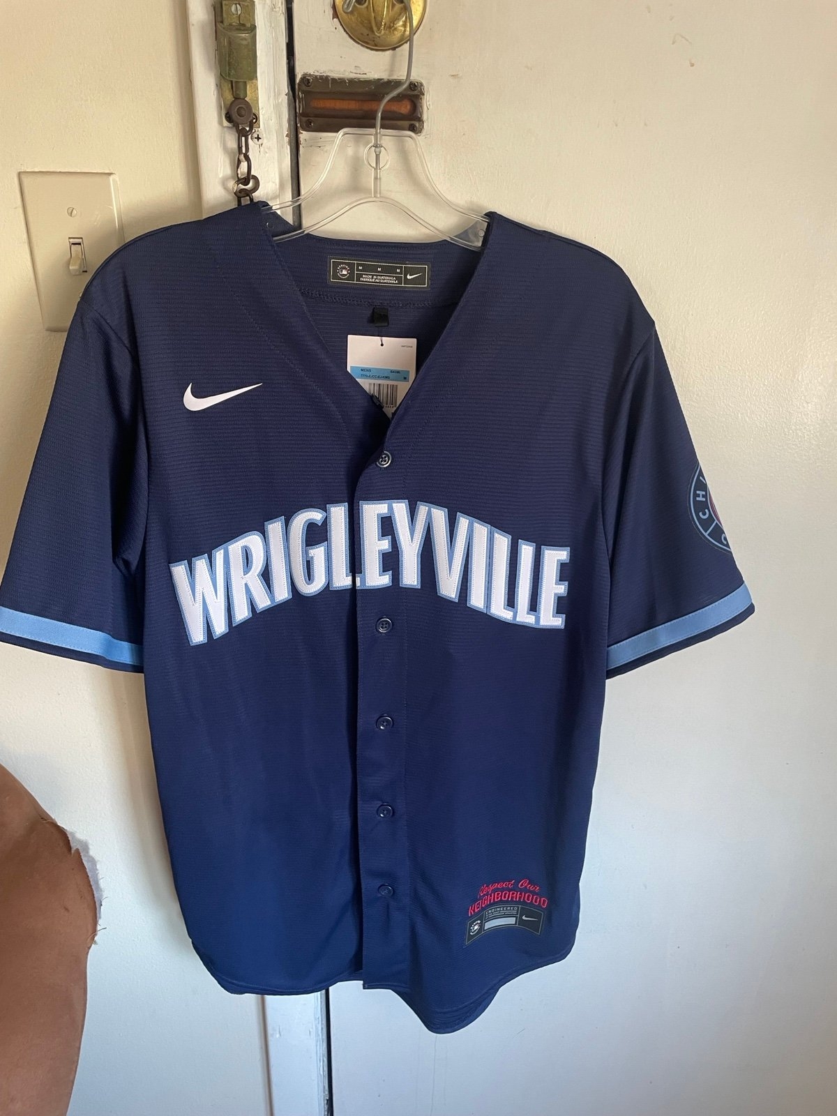 what is the m on teh chicago cubs uniform