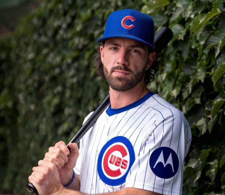 Cubs Motorola Sign Multiyear Sponsorship Deal For The Team s First Jersey Patch The Athletic